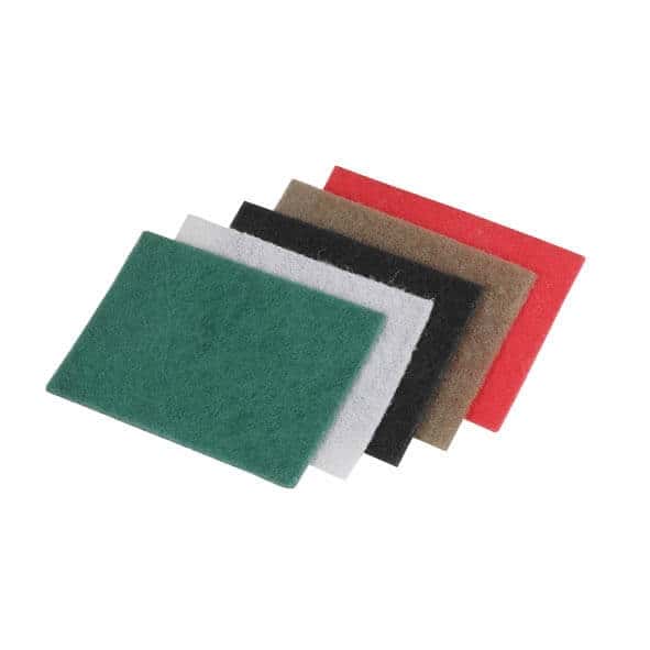 Professionelles Bodenreinigungspad-Set Set aus rechteckigen Reinigungspads in den Farben Grün, Weiß, Schwarz, Braun und Rot für die professionelle Bodenreinigung und -reinigung