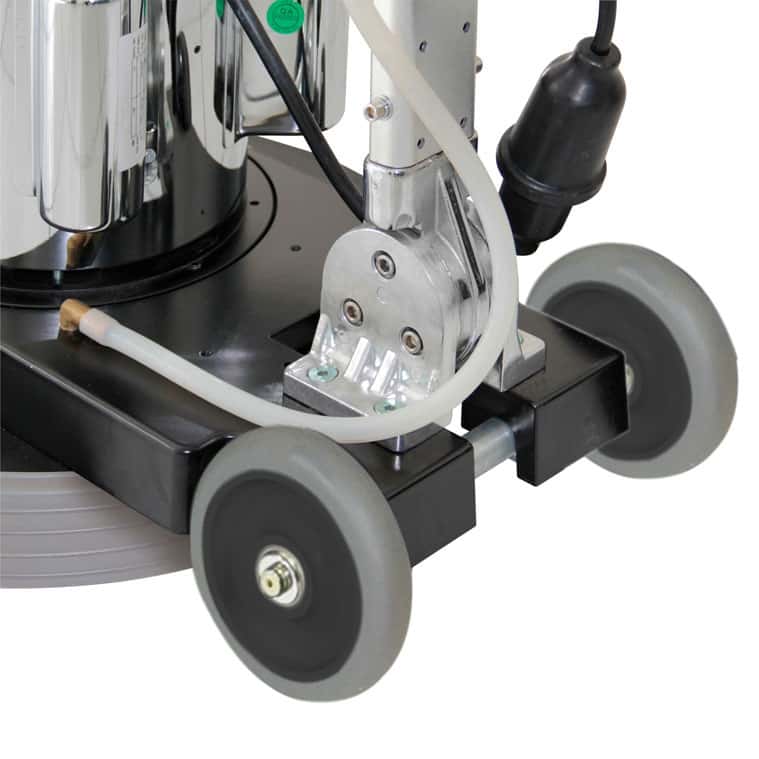 Details zur Einscheibenmaschine Sprintus Hercules Detailansicht der Einscheibenmaschine Sprintus Hercules mit Rädern und Schlauchanschluss.