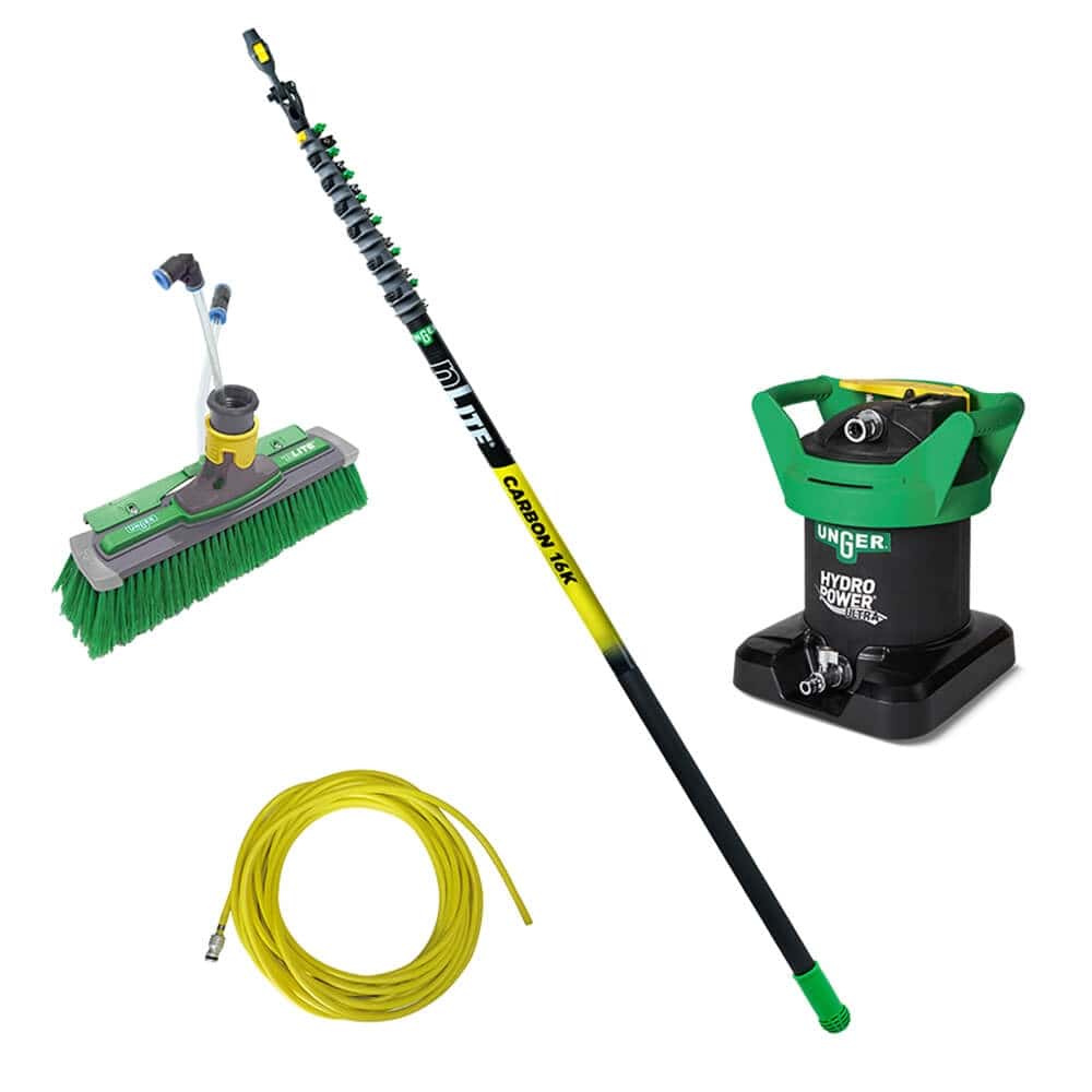 Unger nLite wassergespeister Mast und HydroPower Ultra-System Unger nLite Carbon-Teleskopstange mit wassergespeister Bürste, HydroPower Ultra-Filtersystem und gelbem Schlauch zur Reinigung