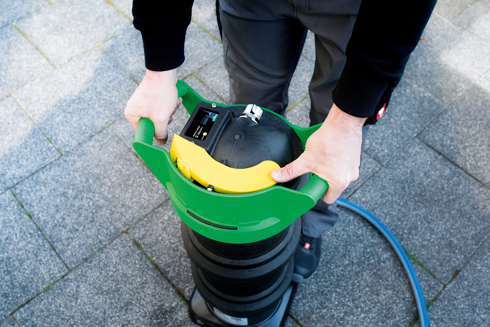 Unger TDS-Gerät mit digitalem Display und gelbem Anschluss für die Wasseraufbereitung