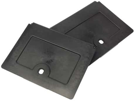 Nachrüstset Deckel und Schlösser für Ablagebox Zwei schwarze Ersatzabdeckungen für eine Aufbewahrungsbox mit rechteckiger Form und zentralem Loch.
