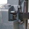 Detailansicht des Anschlusses an der Numatic Einscheibenmaschine NR1500S.